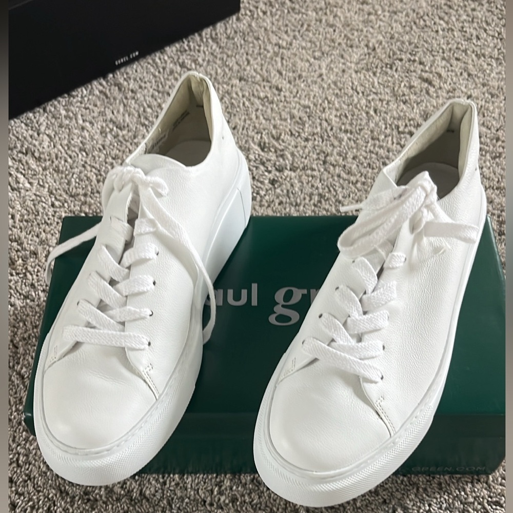 Paul Green size 8.5 Demi Sneaker